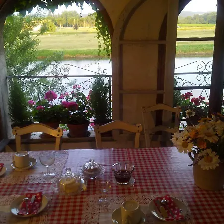 Riverside Bed & Breakfast Trebes
