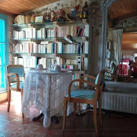 Riverside Bed & Breakfast *